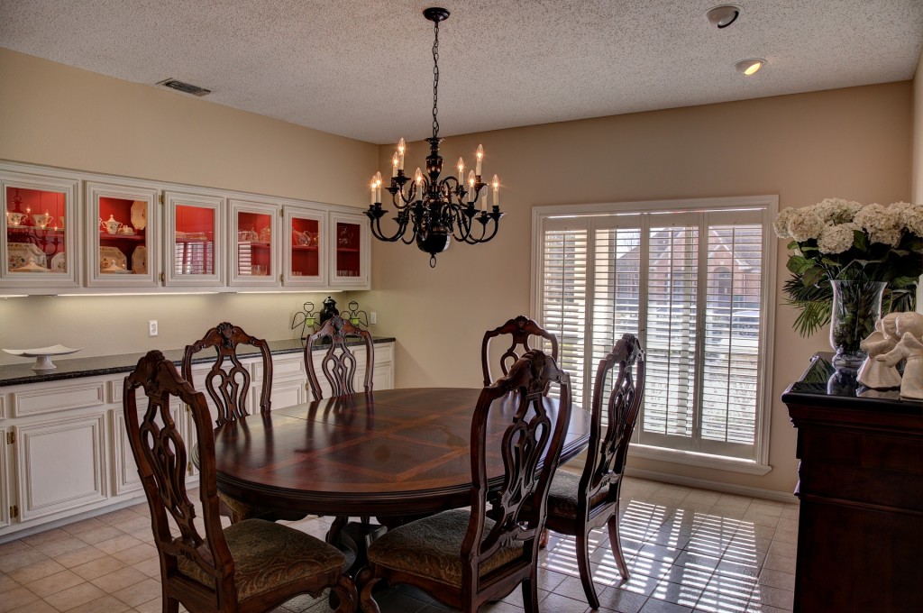 dining-room-469298_1920