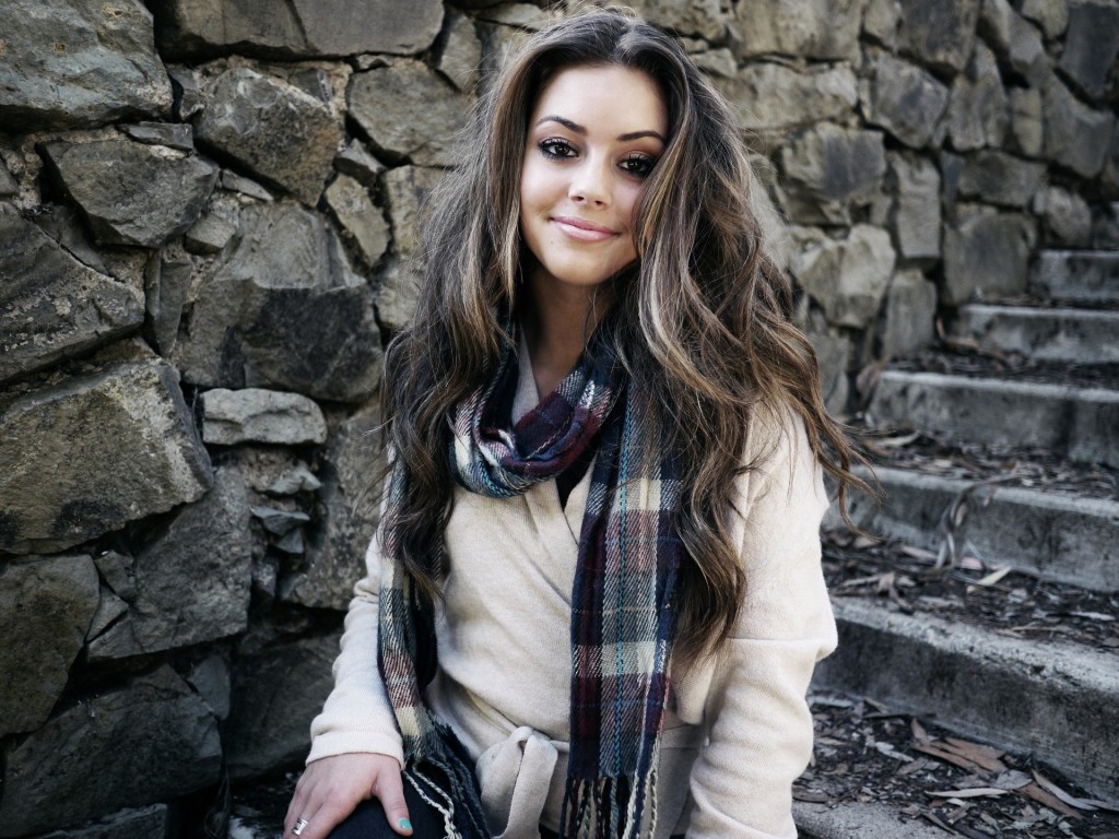 woman-1287138_1920